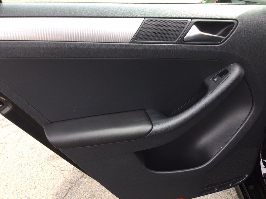 Used 2015 Volkswagen Jetta SE FWD image 13