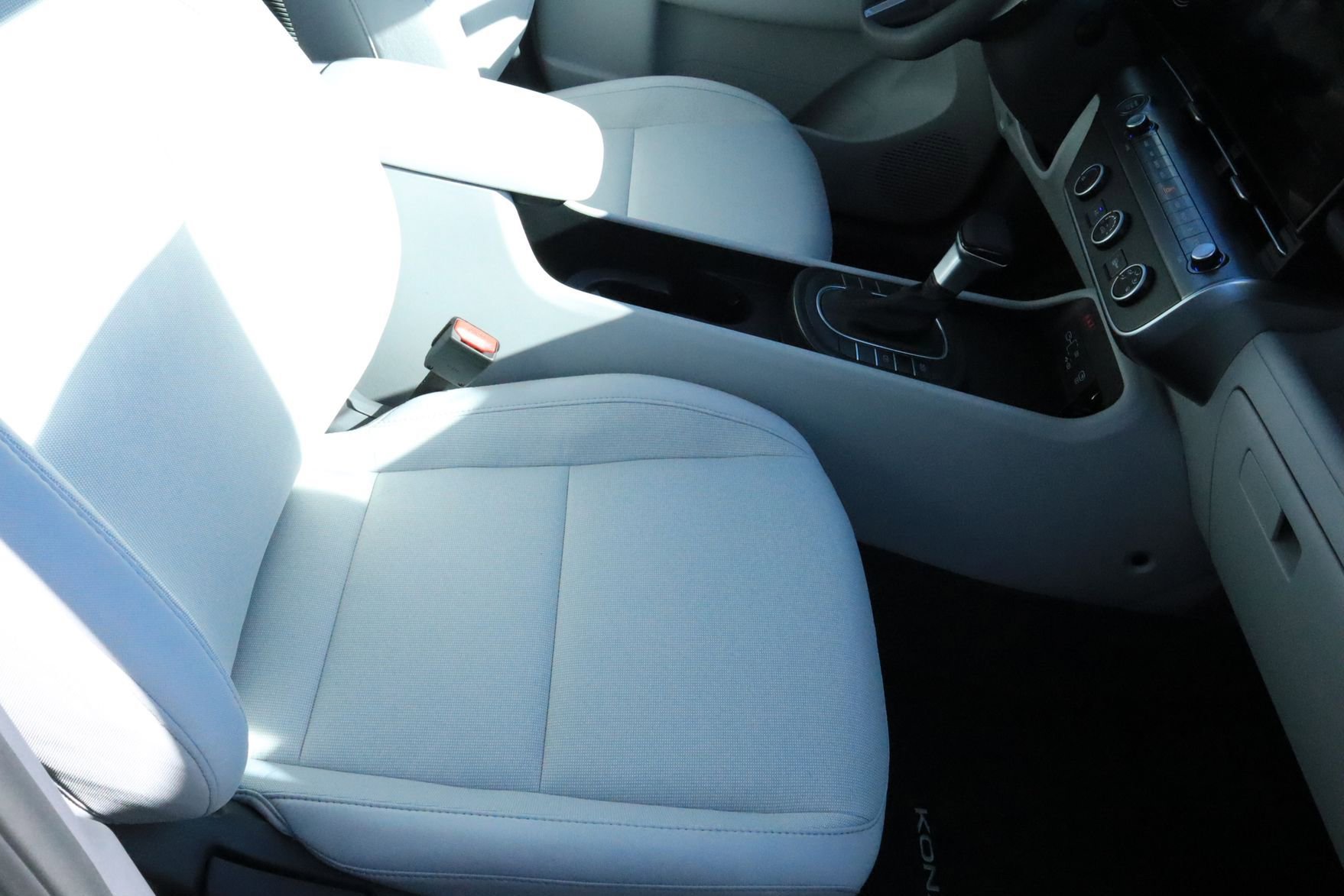 New 2026 Hyundai Kona SE image 18