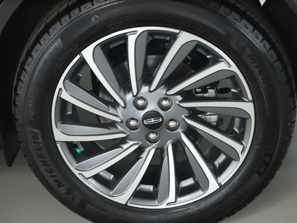 Certified 2024 Lincoln Corsair Reserve AWD/4WD image 38