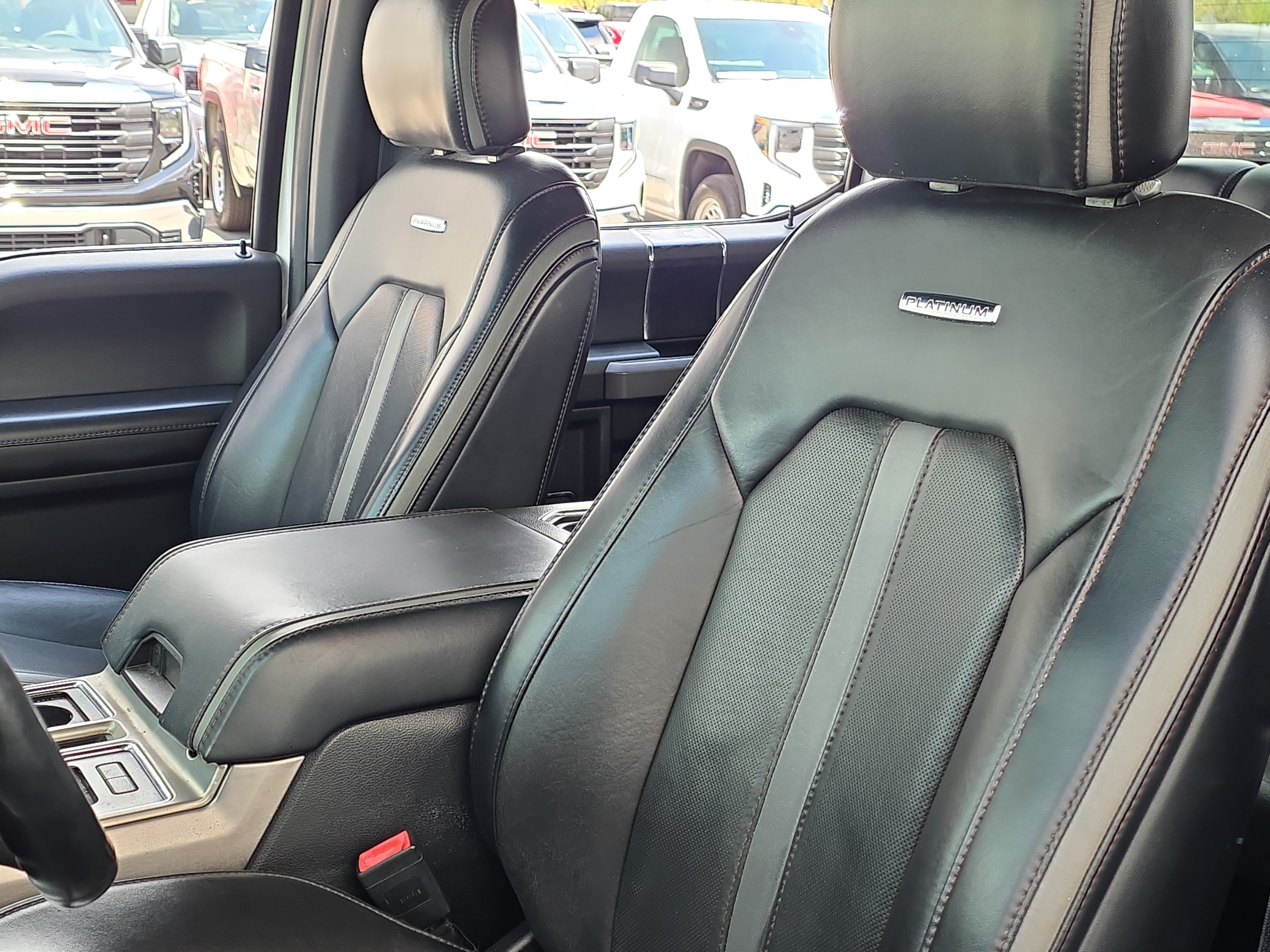 Used 2019 Ford F150 Platinum w/ Equipment Group 701A Luxury AWD/4WD image 12