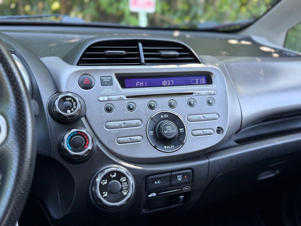 Used 2010 Honda Fit Sport image 22