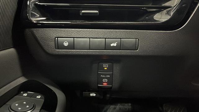 Used 2025 Nissan Murano SV AWD/4WD image 32