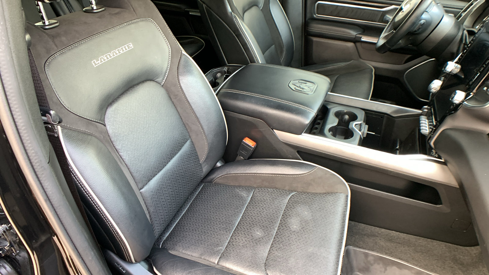 Used 2023 RAM 1500 Laramie AWD/4WD image 32
