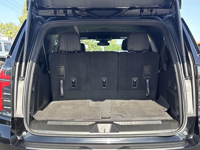 Used 2025 Chevrolet Suburban RST image 16