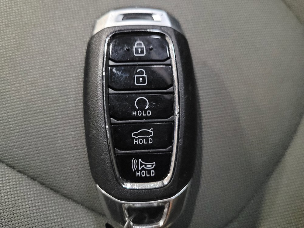 Used 2021 Hyundai Elantra SEL w/ Convenience Package FWD image 32