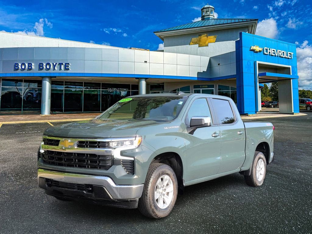 Used 2025 Chevrolet Silverado 1500 LT AWD/4WD image 8