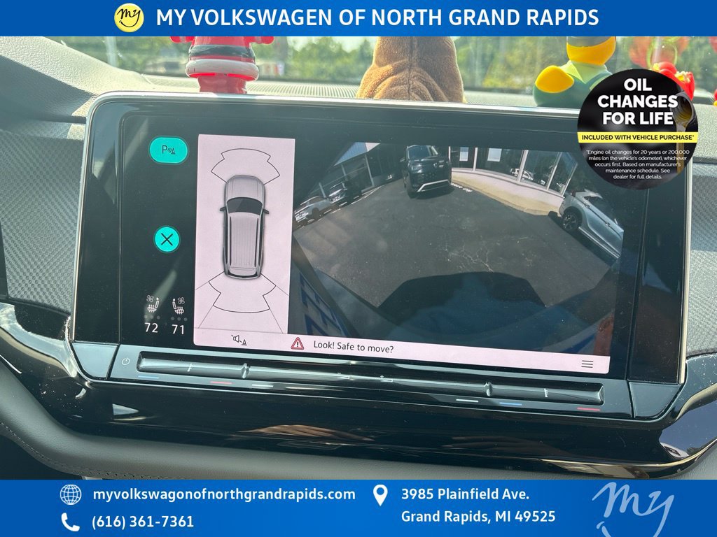 Used 2025 Volkswagen Atlas Peak Edition SE AWD/4WD image 6
