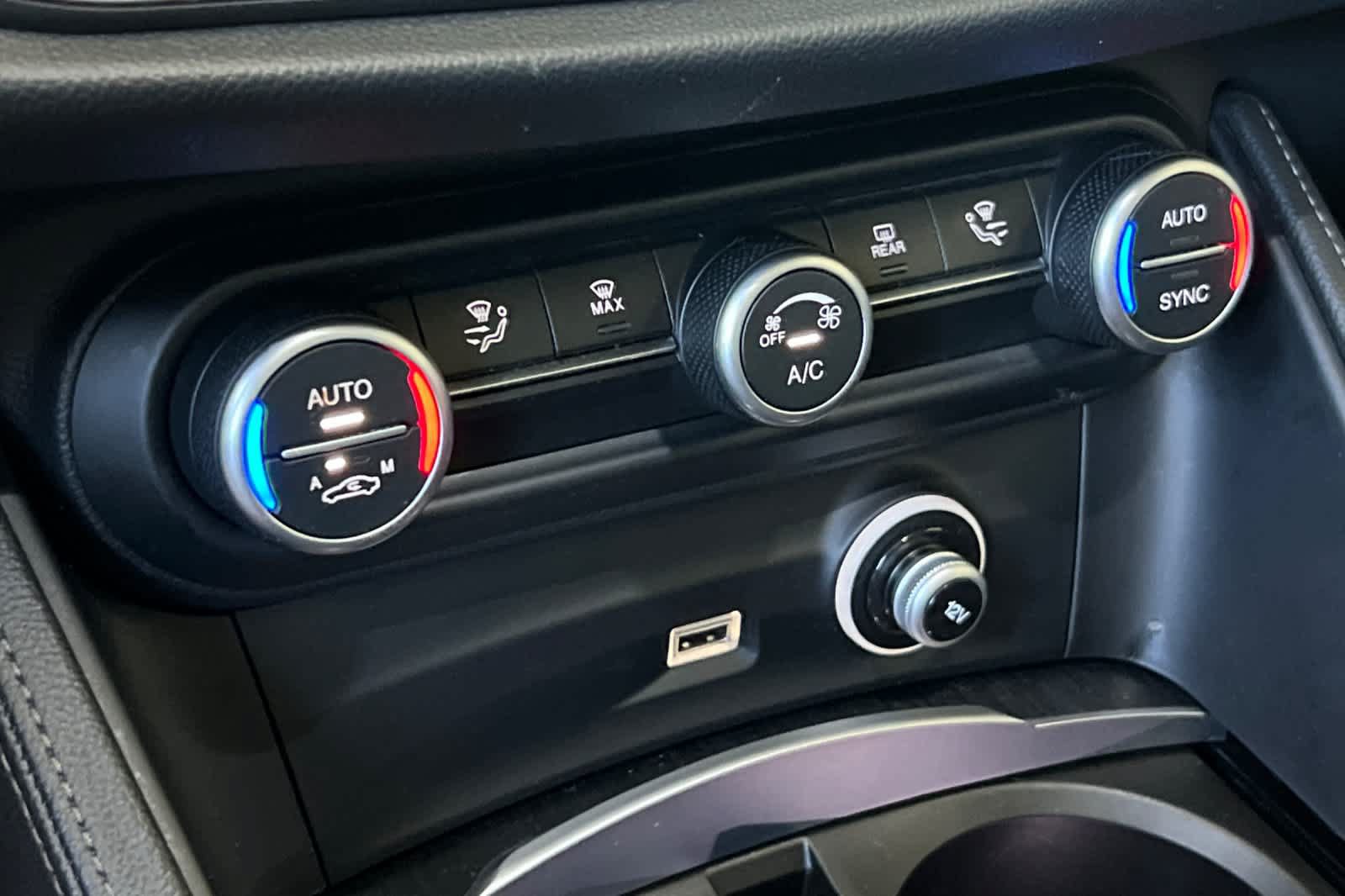 Used 2019 Alfa Romeo Stelvio w/ Nero Edizione RWD image 21