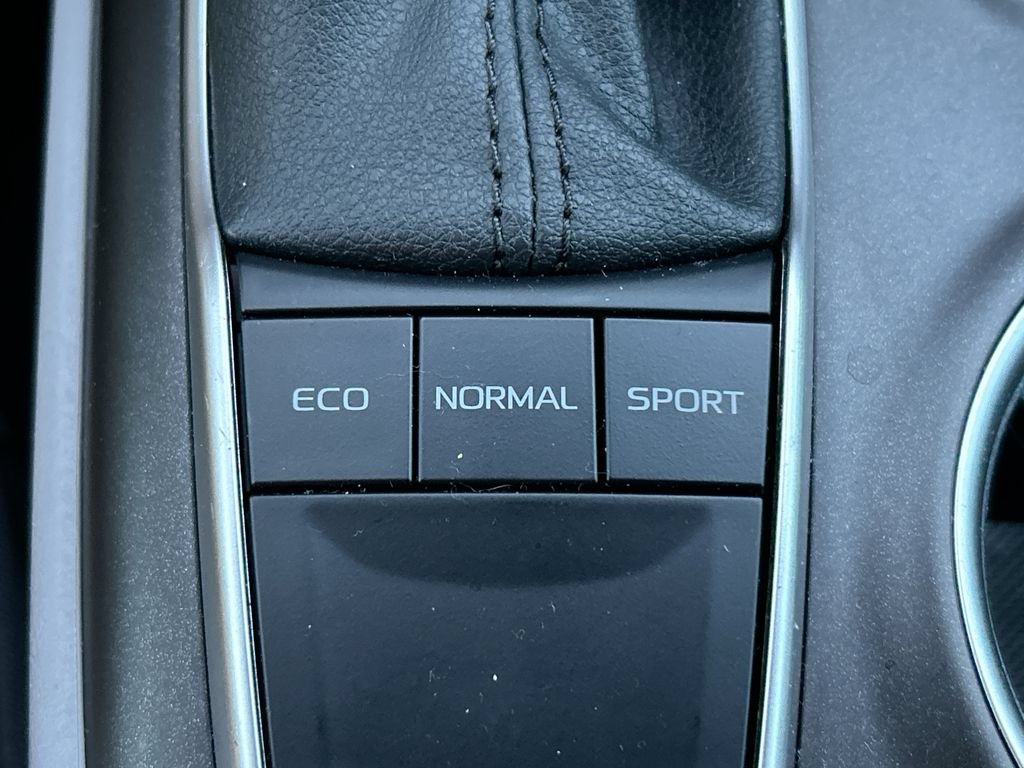 Used 2024 Toyota Camry LE FWD image 32