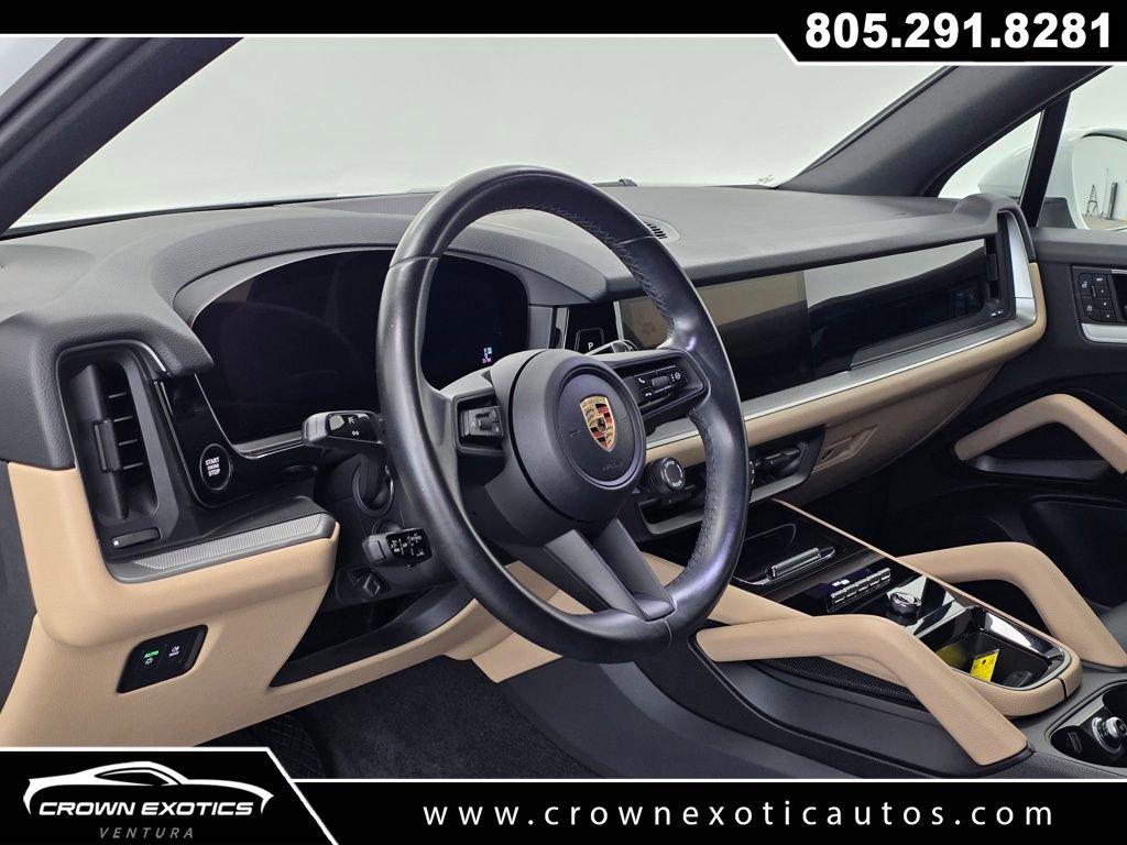 Used 2024 Porsche Cayenne image 26