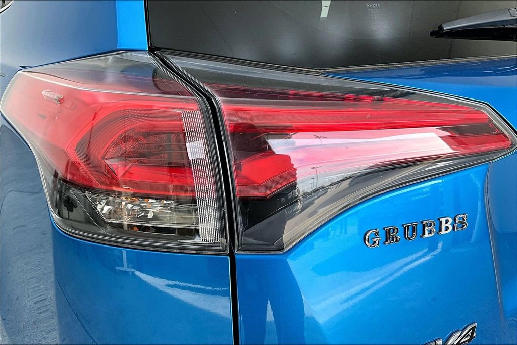 Used 2017 Toyota RAV4 Limited image 38