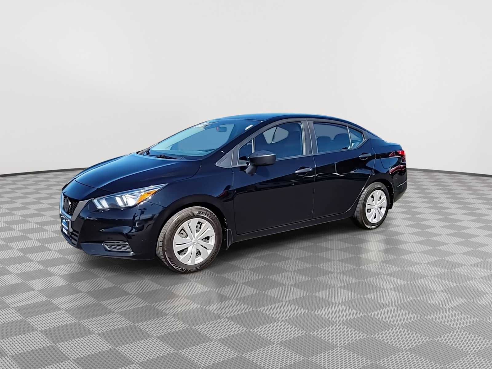 Used 2020 Nissan Versa S image 4
