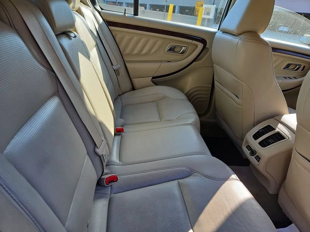 Used 2012 Ford Taurus Limited FWD image 9