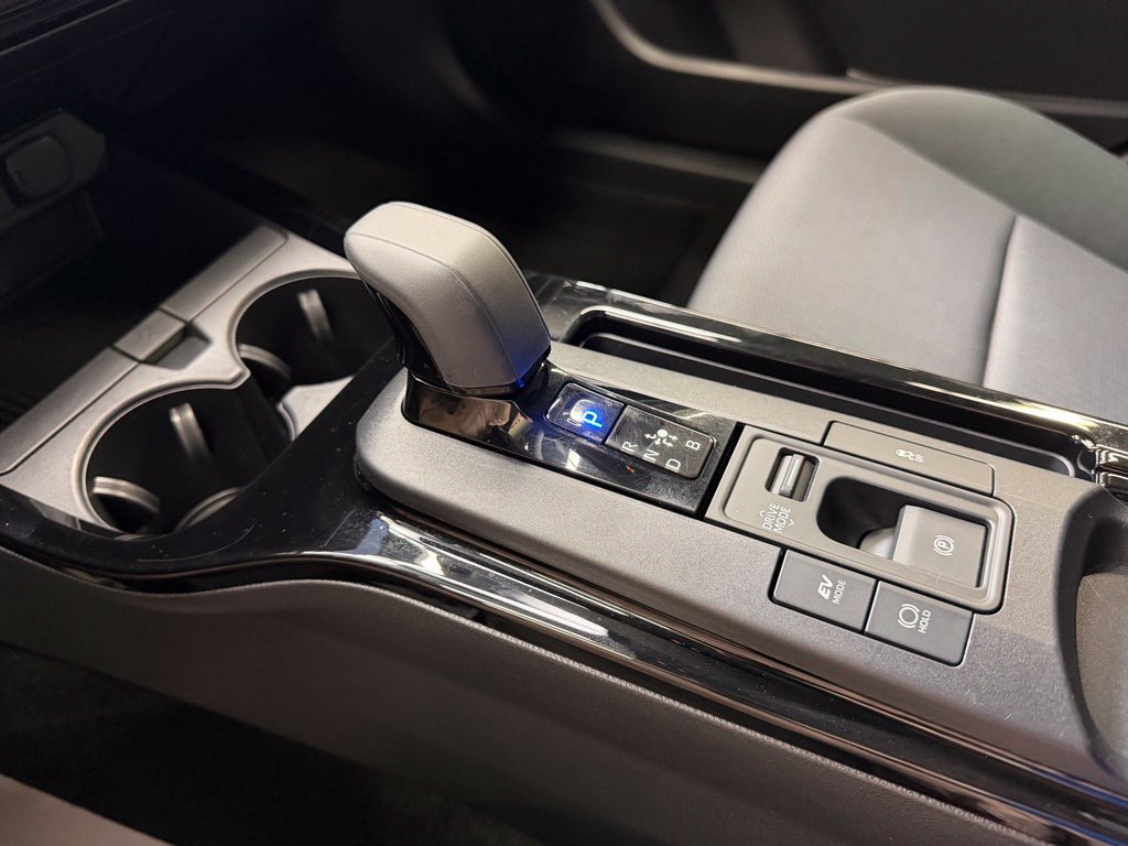 Used 2025 Toyota Prius LE FWD image 23