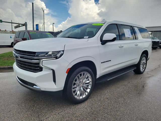 Used 2022 Chevrolet Suburban LT RWD image 2