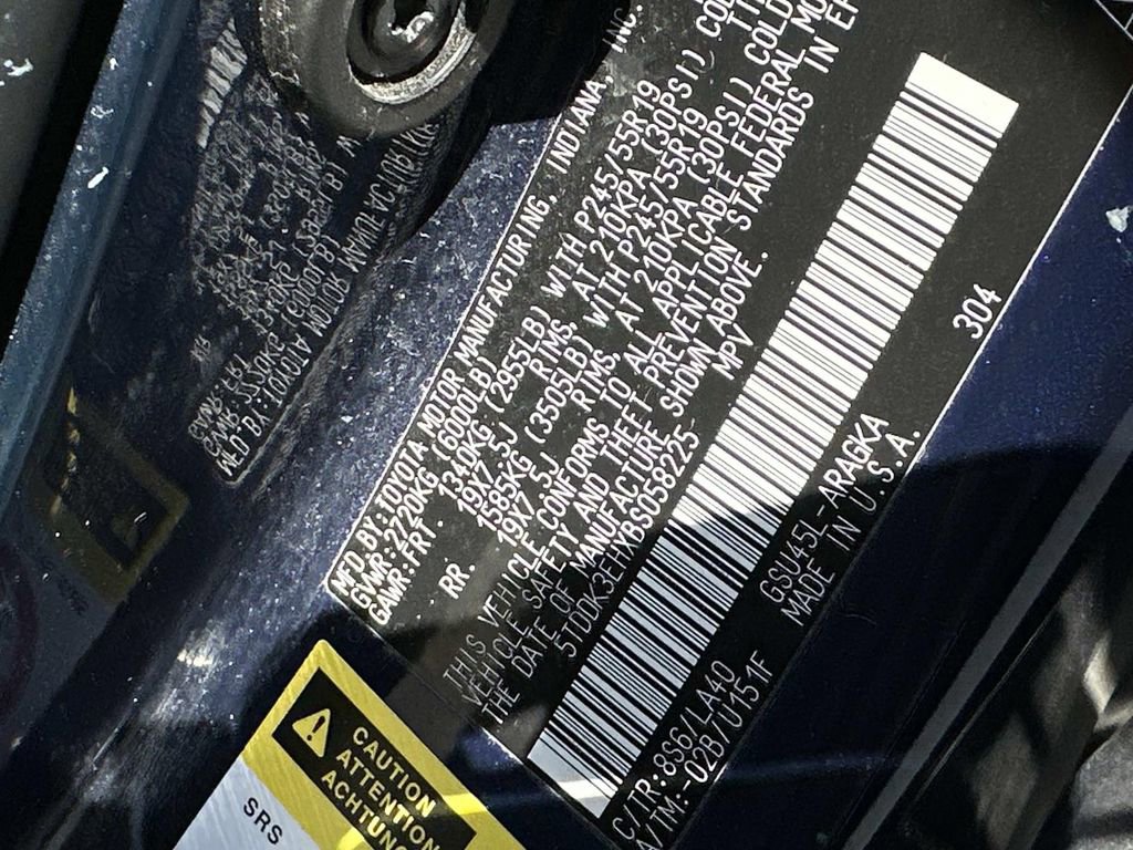 Used 2011 Toyota Highlander Limited w/ Tow Pkg image 19