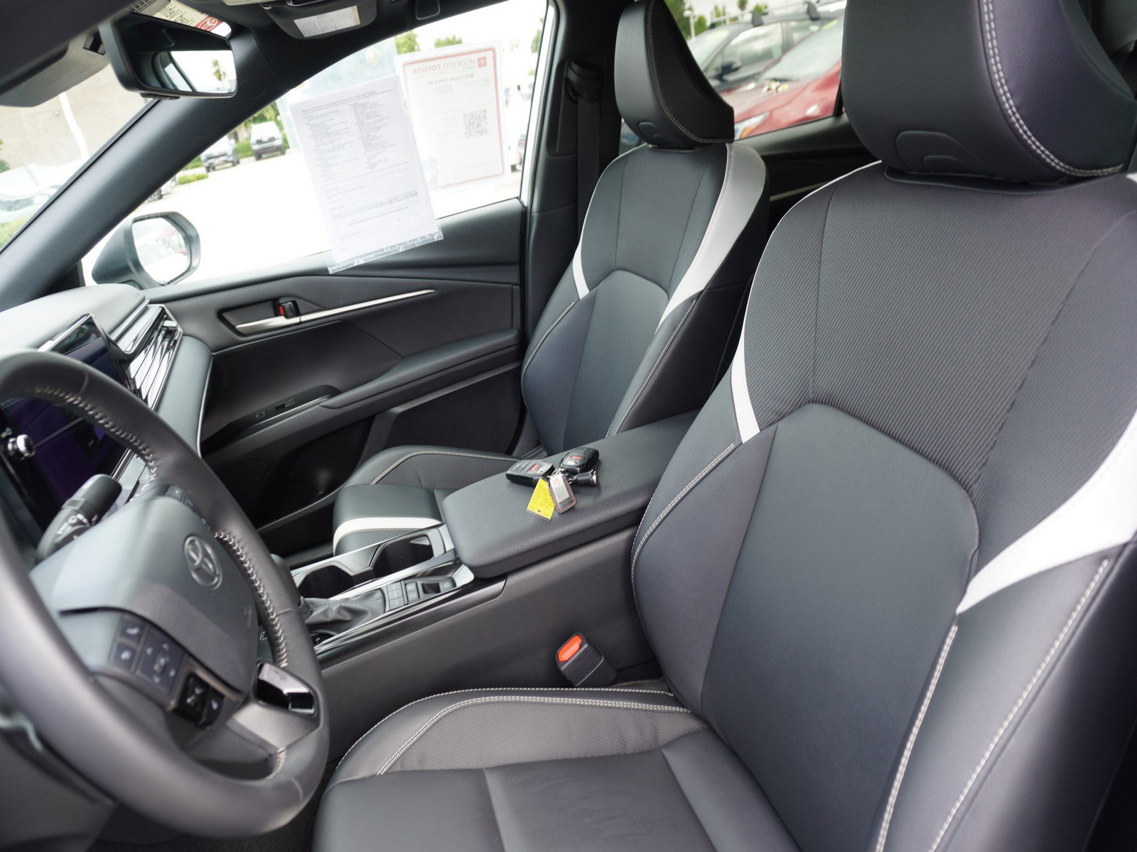 Used 2025 Toyota Camry SE AWD/4WD image 22