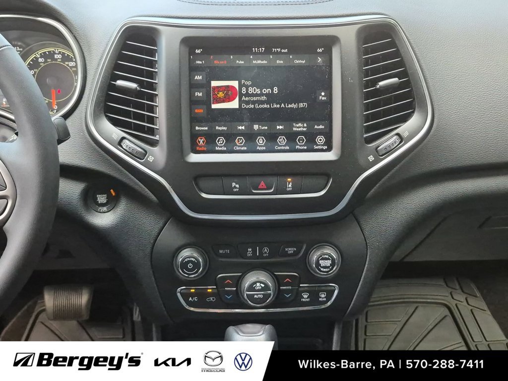 Used 2022 Jeep Cherokee Latitude Lux w/ Sun & Sound Group AWD/4WD image 30