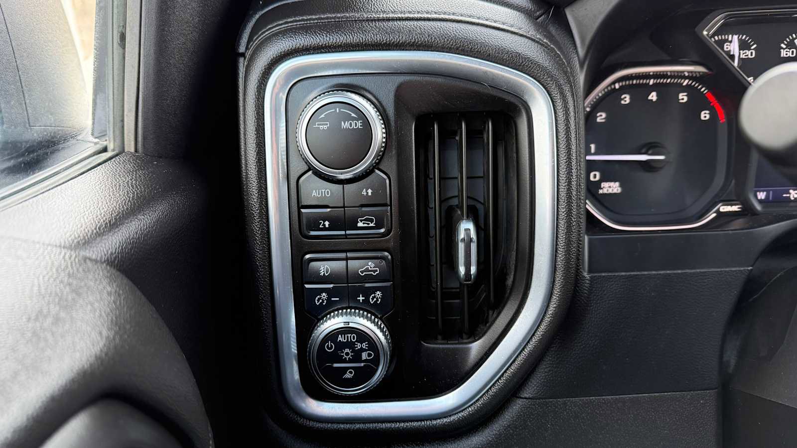 Used 2022 GMC Sierra 1500 SLT w/ SLT Convenience Package image 14