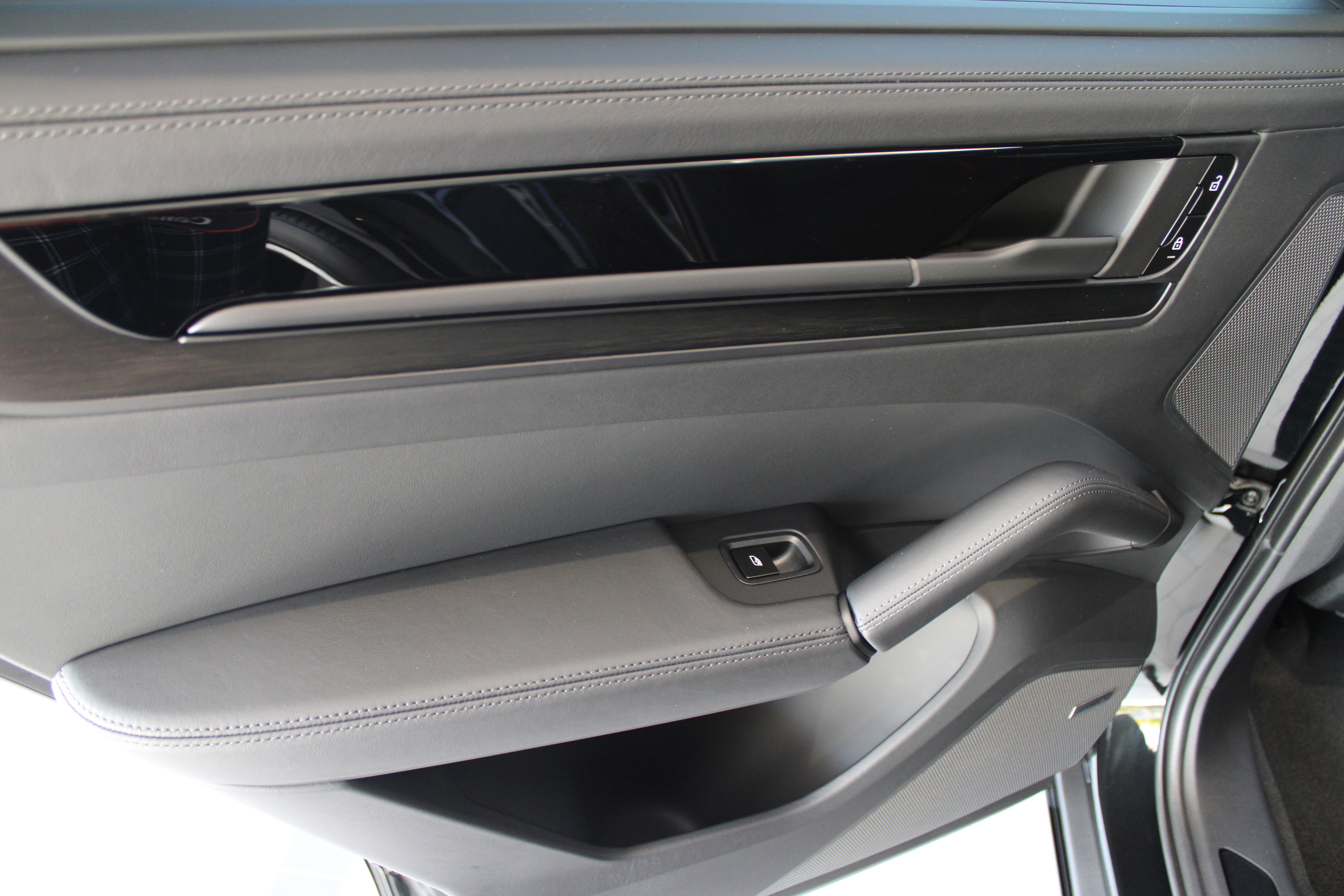 New 2025 Porsche Cayenne GTS image 29