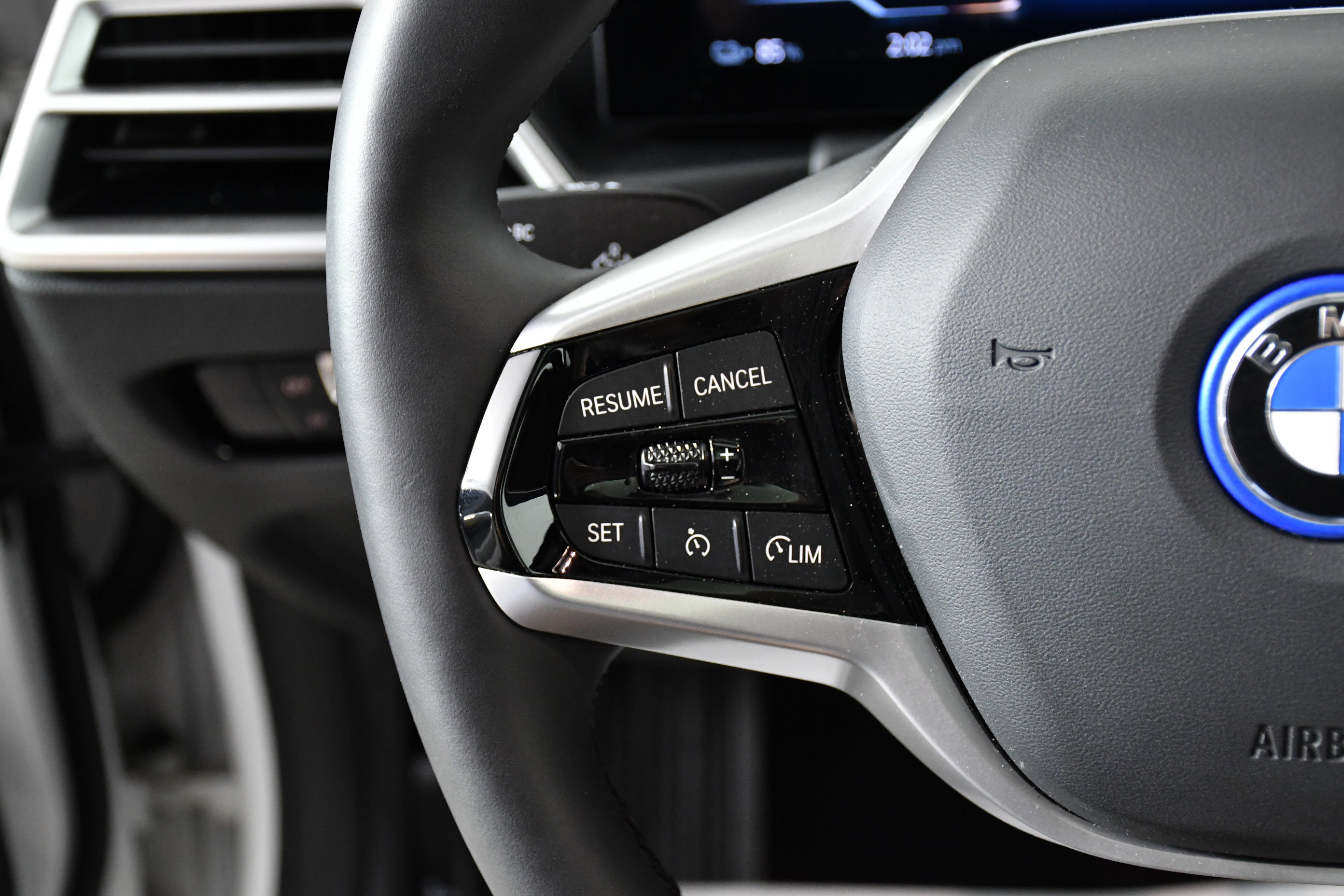 Used 2025 BMW i4 eDrive40 image 11