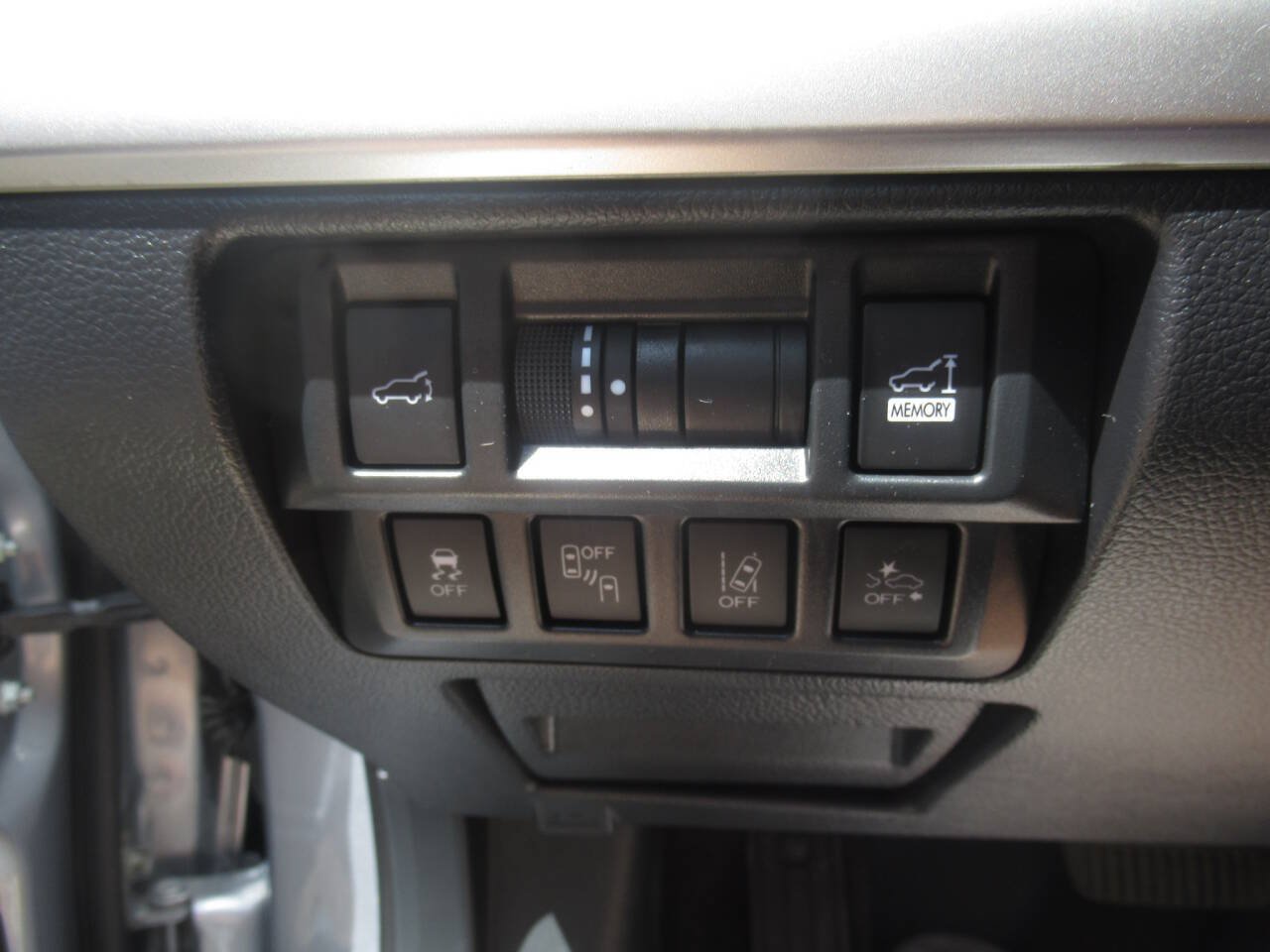 Used 2019 Subaru Outback 2.5i Limited AWD/4WD image 18
