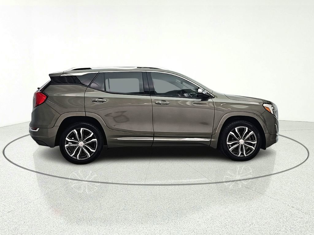 Used 2018 GMC Terrain Denali w/ Advanced Safety Package AWD/4WD image 8