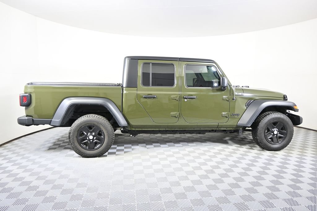 Used 2023 Jeep Gladiator Sport image 8
