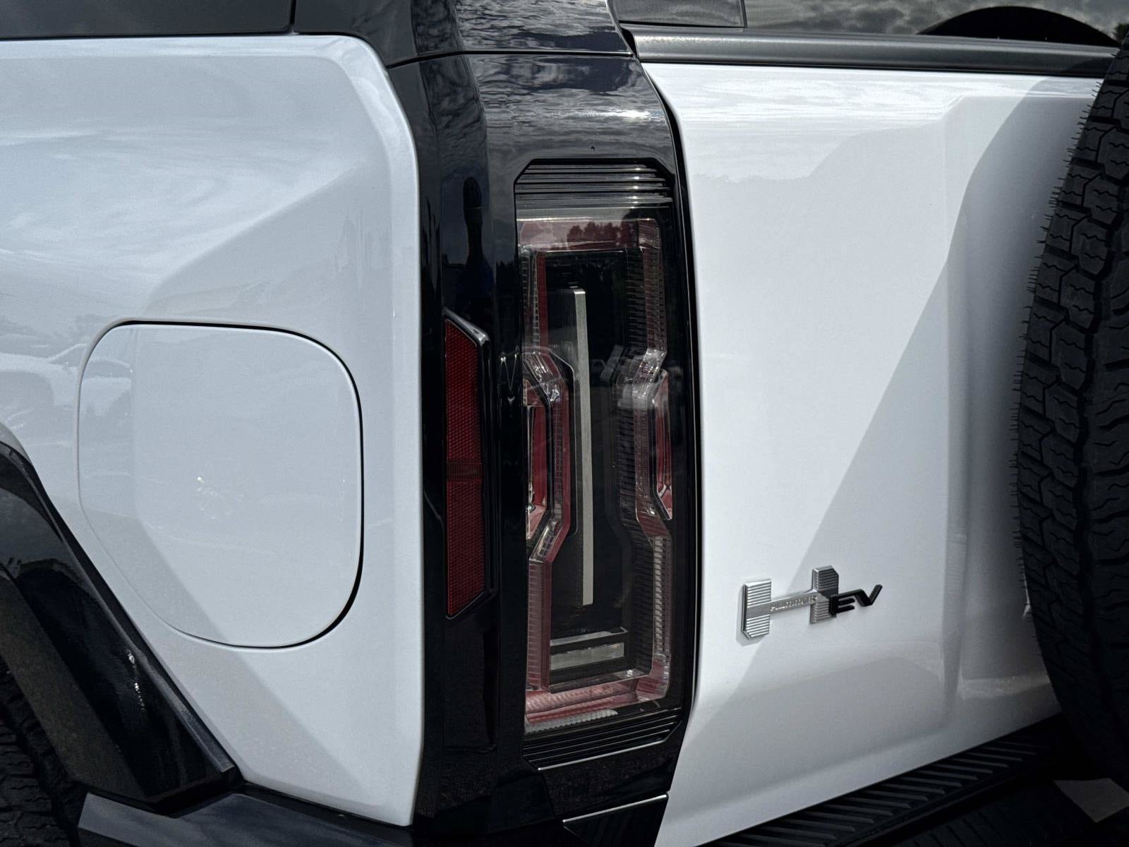 Used 2025 GMC Hummer EV 2X AWD/4WD image 11