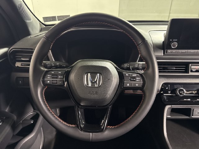 Used 2025 Honda Pilot Sport image 24