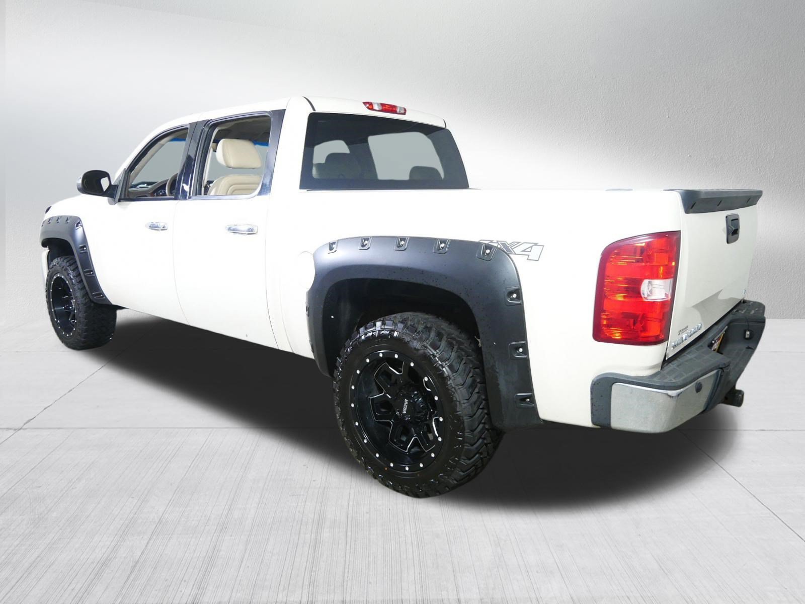 Used 2013 Chevrolet Silverado 1500 LTZ w/ LTZ White Diamond Edition AWD/4WD image 5