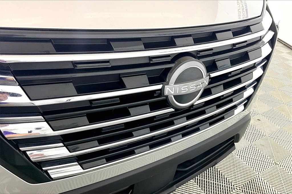 Used 2024 Nissan Rogue SV image 23