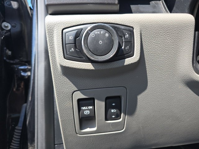 Used 2018 Ford F150 XLT w/ Equipment Group 302A Luxury AWD/4WD image 11