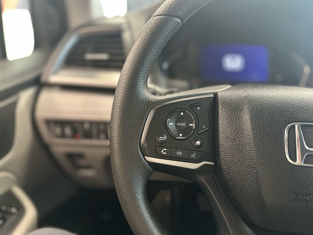 Used 2018 Honda Odyssey EX image 18