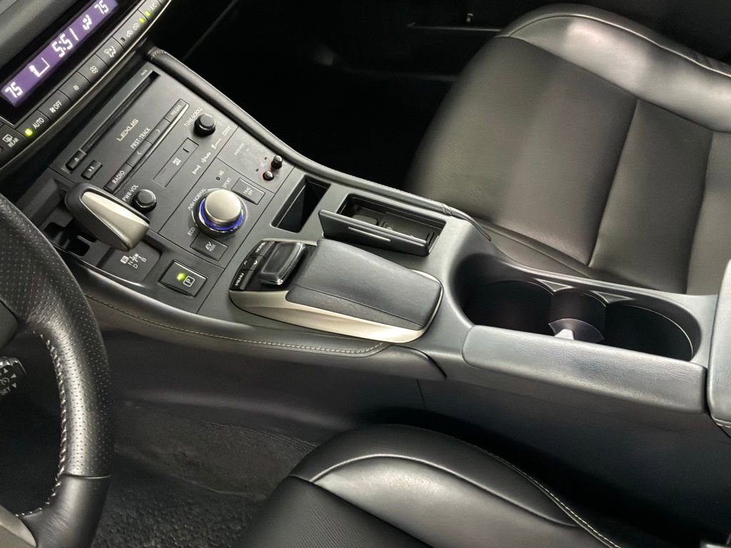 Used 2016 Lexus CT 200h w/ Navigation Package image 18