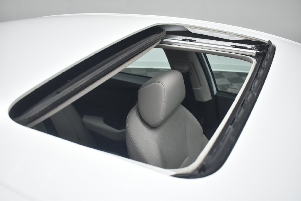 Used 2023 Honda Accord EX image 14