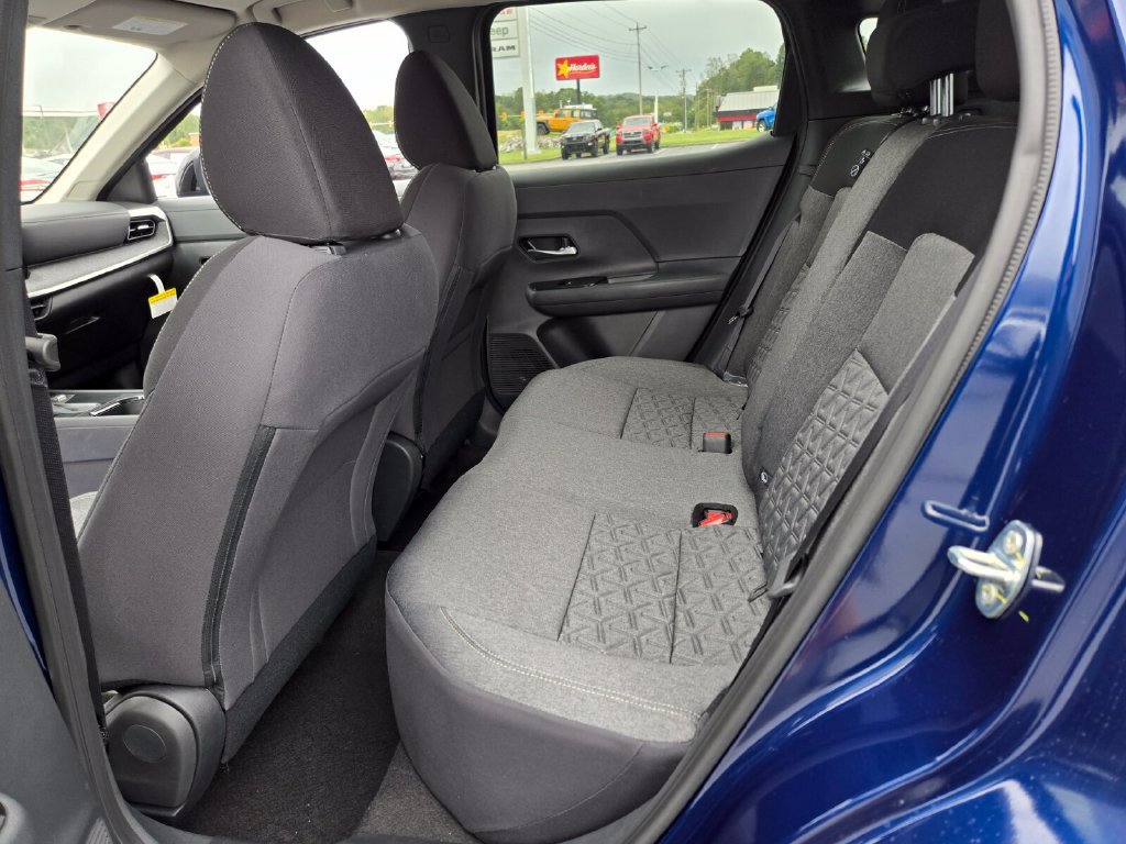 New 2027 Nissan Kicks SV AWD/4WD image 6