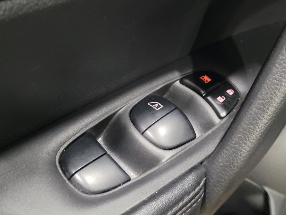 Used 2019 Nissan Rogue S AWD/4WD image 27