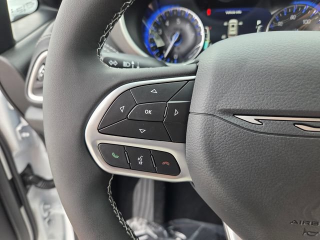 New 2027 Chrysler Pacifica Select w/ Family Tech Group FWD image 29