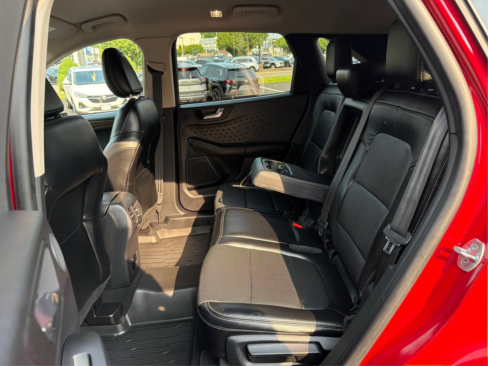 Used 2020 Ford Escape Titanium AWD/4WD image 10