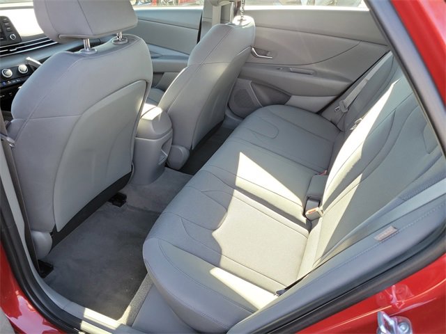 Used 2025 Hyundai Elantra SE image 20