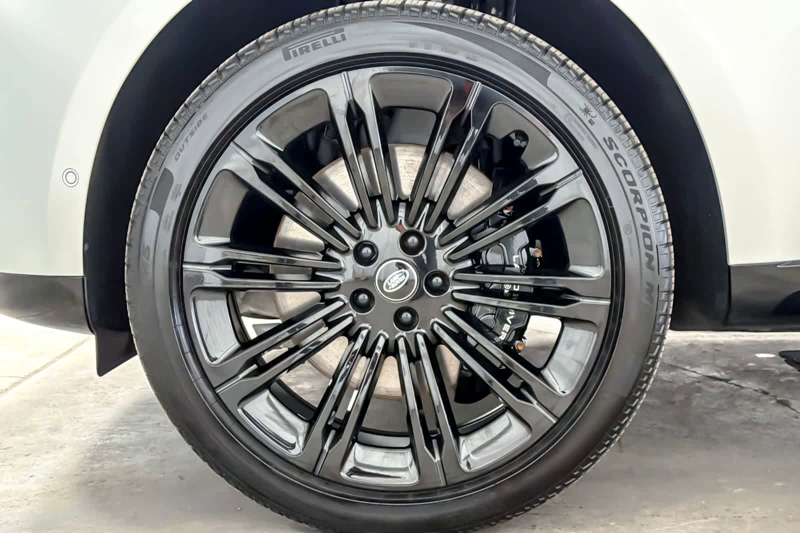 Used 2025 Land Rover Range Rover Autobiography AWD/4WD image 27