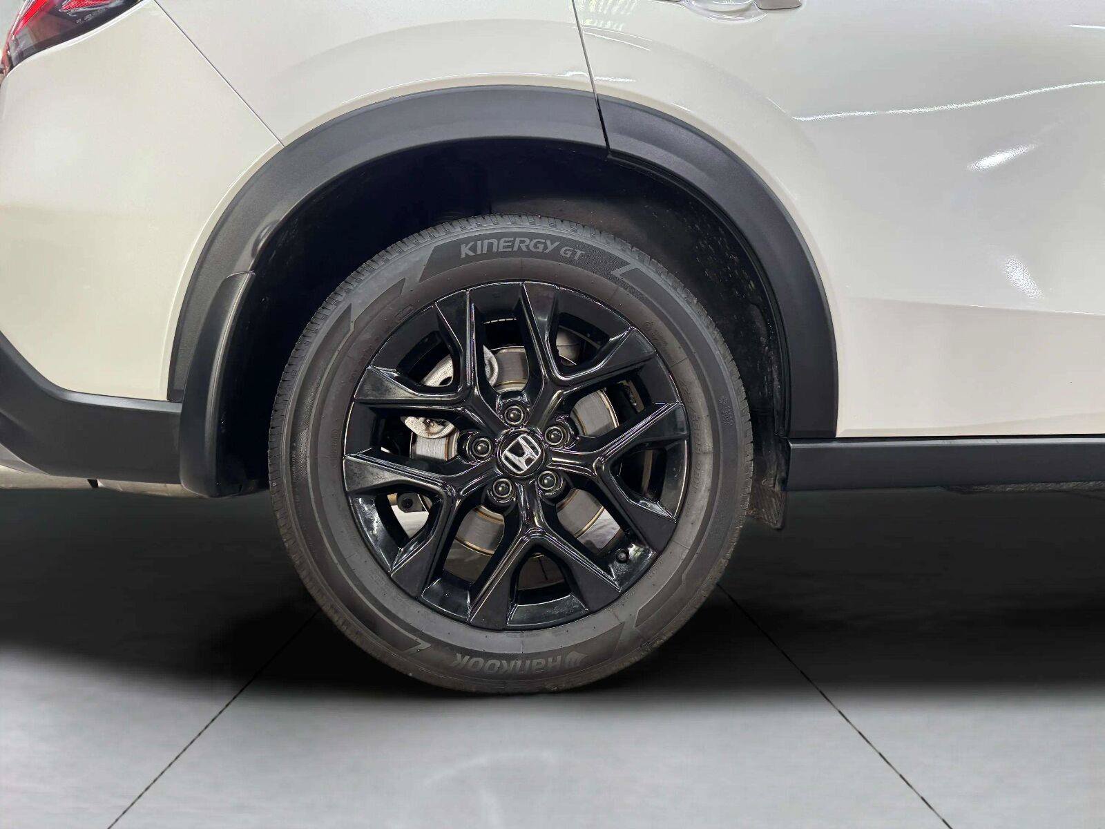 Used 2025 Honda HR-V Sport image 38