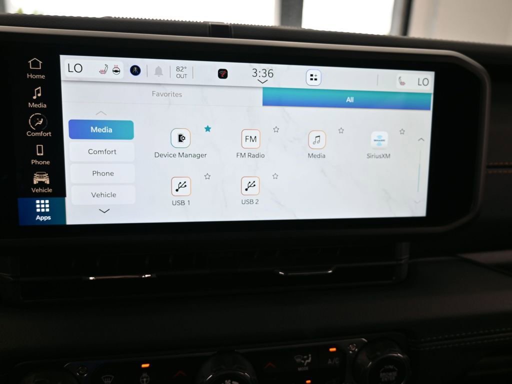 Used 2024 Jeep Gladiator Sport w/ Premium Package image 20