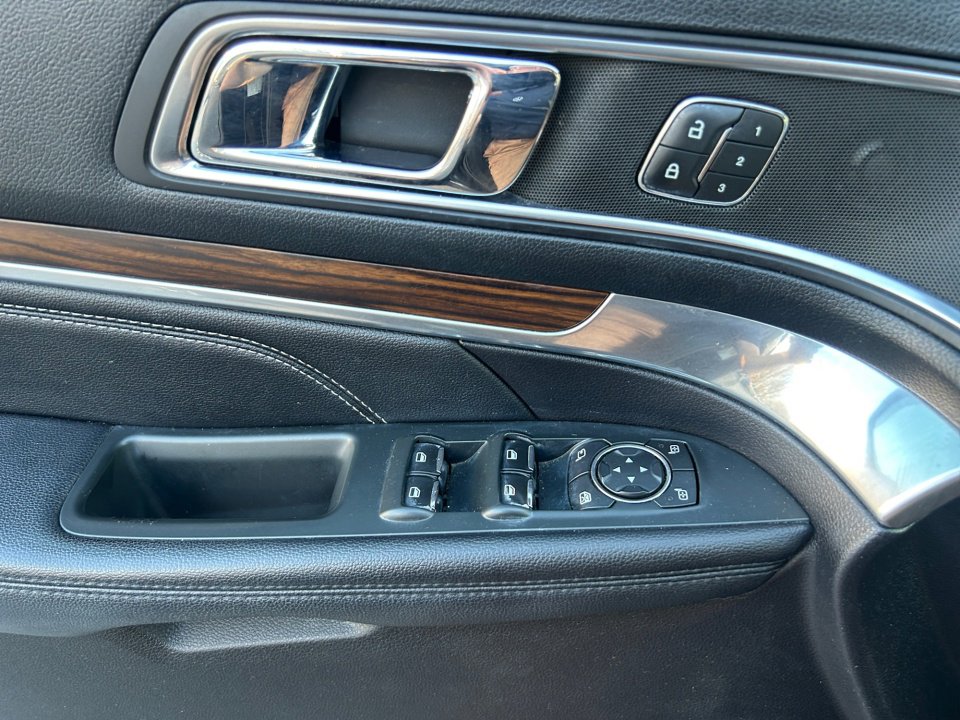 Used 2019 Ford Explorer Limited w/ Class III Trailer Tow Package image 32