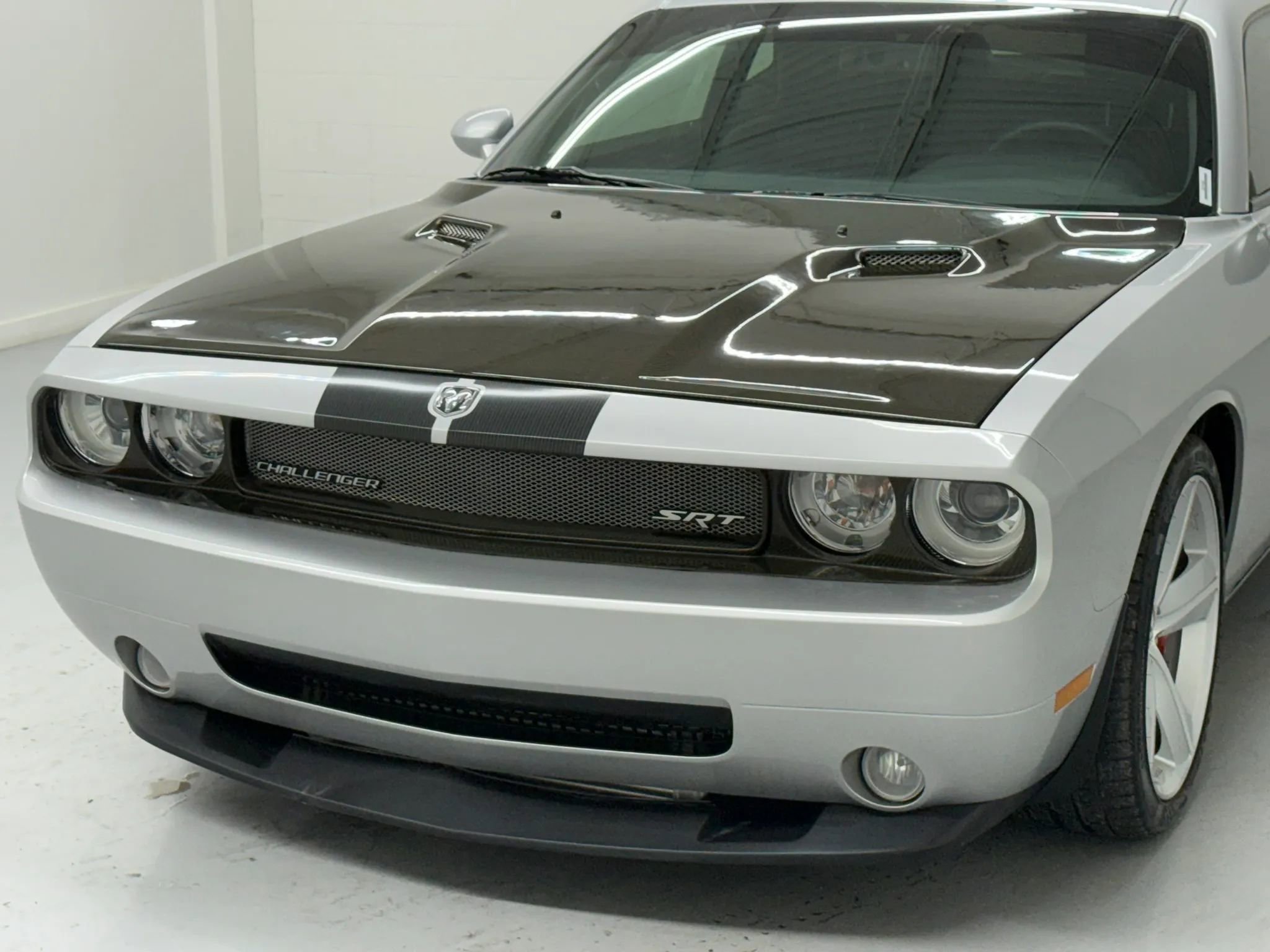 Used 2008 Dodge Challenger SRT8 RWD image 12