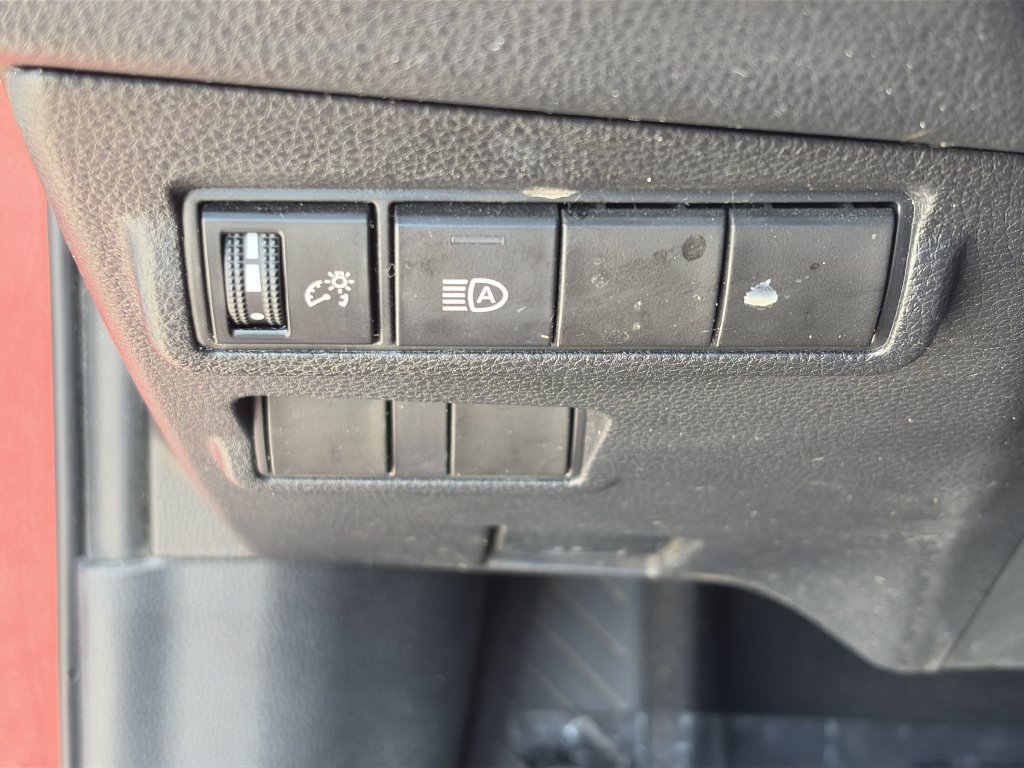 Used 2022 Toyota Corolla Cross LE FWD image 14