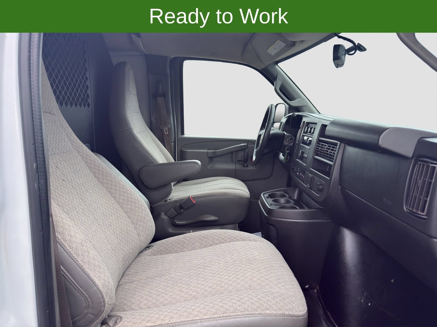 Used 2018 Chevrolet Express 2500 w/ Driver Convenience Package RWD image 24