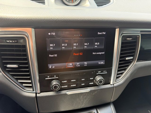 Used 2018 Porsche Macan AWD/4WD image 17
