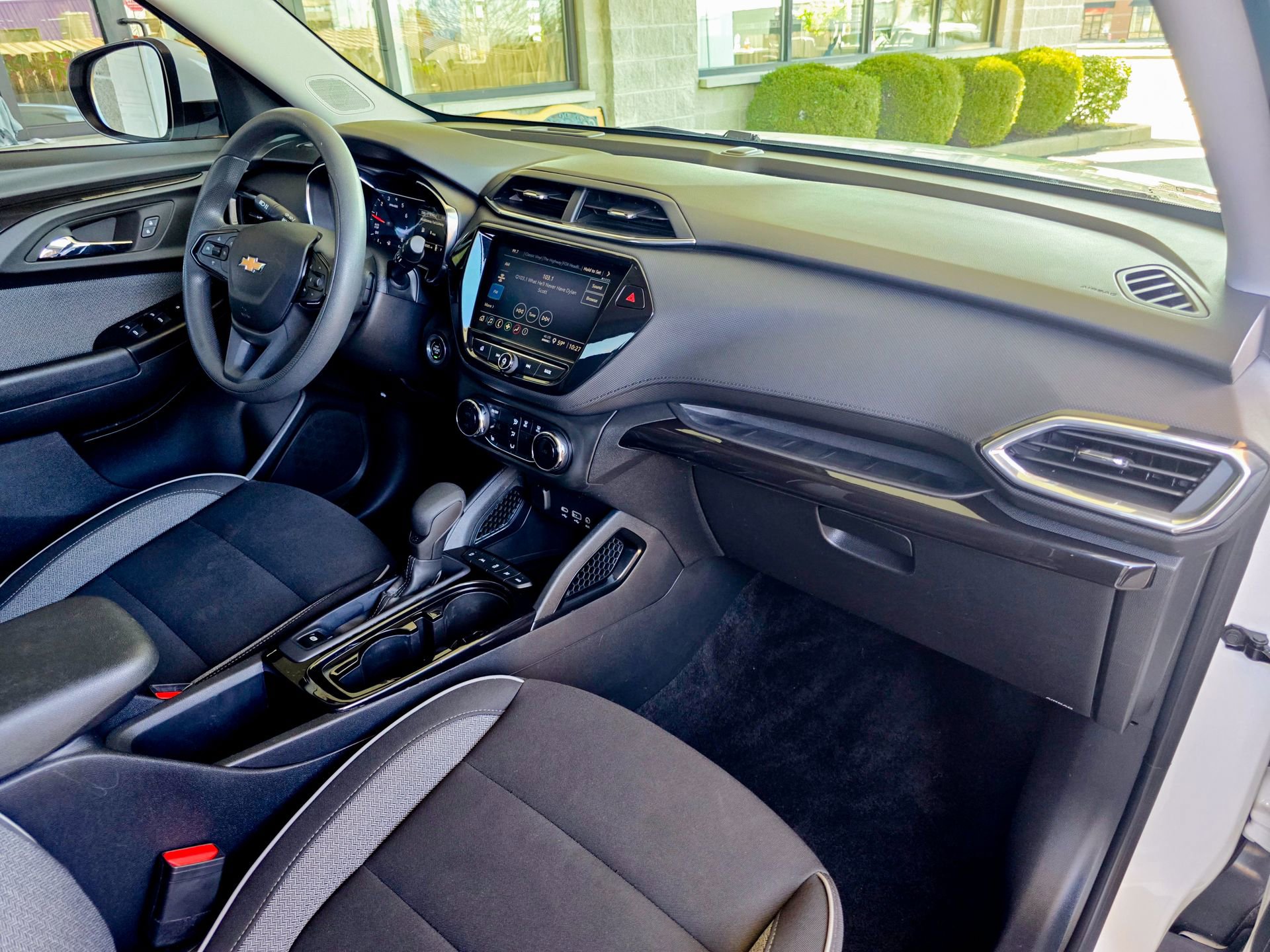 Used 2023 Chevrolet TrailBlazer LT w/ Convenience Package image 8